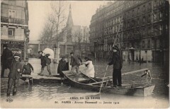 Crue de la Seine - Avenue Daumesnil - Janvier 1910 à Paris 12e