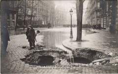 Inondations 1910 Paris Effondrement de la voute d'un egout -
													75 Paris
												