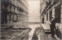 Inondations 1910 Paris Rue d'Isly Barrage