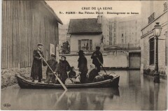 Carte postale ancienne Crue de la Seine - Rue Félicien David - Déménagement en bateau
                                                                     à Paris 16e
                                