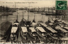 Marseille - Torpilleurs dans le Vieux Port à Marseille