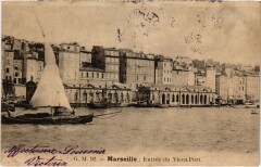 Marseille Entree du Vieux Port à Marseille