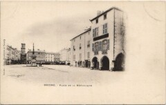Issoire-Place de la Republique à Issoire