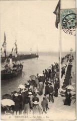 Trouville Les Jetees