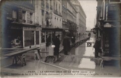 Inondations 1910 Paris Rue de Lille Passerelle