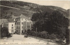 Le Mont-Dore-Un Coin du Parc vers la Grande Cascade à Mont-Dore