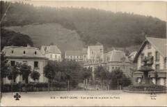 Mont-Dore-Vue prise de la place du Parc à Mont-Dore