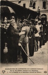 Clermont-Ferrand - Le Presidant de la Rep. decorant les officiers à Clermont-Ferrand