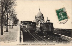 Carte postale ancienne Montmartre - Arrivée au Sacré-Coeur par le Funiculaire
                                                                     à Paris 18e
                                