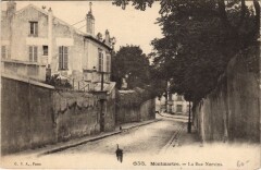 Carte postale ancienne Montmartre - La Rue Norvins
                                                                     à Paris 18e
                                