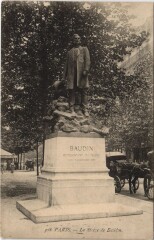 Paris Statue de Baudin