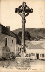 Le Chambon - Croix Gothique du Xve siecle