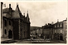 L'Adres-sur-Couze - La Grande Rue et le Chateau