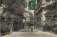 Paris 7e Rue de l'Université Champs de mars à Paris 7e