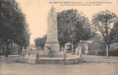 Nort Sur Erdre - Le Boulevard De La Poste - Monument Aux Morts à Nort-sur-Erdre