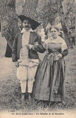 Batz - Un Paludier Et Sa Paludiere -
													44 Loire Atlantique
												