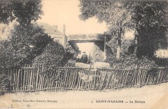 Saint Nazaire - Le Dolmen à Saint-Nazaire