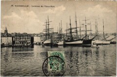 Marseille - Interieur du Vieux-Port à Marseille