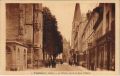 Vendome La Trinite vue de la place Saint-Martin -
													41 Loir et Cher
												