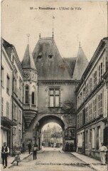 Vendome L Hotel de Ville -
													41 Loir et Cher
												