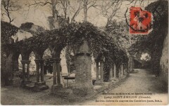 Saint-Emilion-Anciens cloitres du couvent des Cordeliers