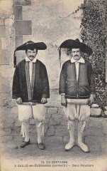 A Saille En Guerande - Deux Paludiers -
													44 Loire Atlantique
												
