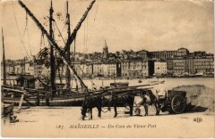 Marseille - Un Coin du Vieux Port à Marseille