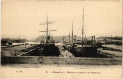Marseille - Navires au Bassin du Raddoub à Marseille