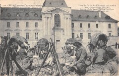 Reims - Place Du Parvis - Les Allemands Ont Installe Leur Campement à Reims