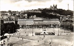 Lyon - Place Bellecour - Statue de Louis Xiv -
																					69000 Lyon
																			