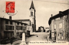 Bourg-de-Thizy - Place de l'Eglise et statue Chervin