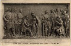 Arbois Bas reliefs de la Statue Pasteur à Arbois