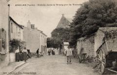 Entrée dans le Bourg par la Tranche -
																					85750 Angles
																			