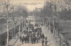 Limoges - L'Avenue De Poitiers - La Sortie Des Usines -
																					87000 Limoges
																			