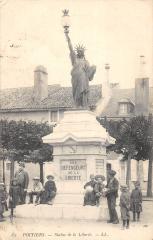 Poitiers - Statue De La Liberte à Poitiers