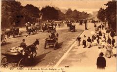 Carte postale ancienne L'Avenue du Bois de Boulogne
                                                                     à Paris 16e
                                