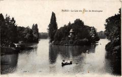 Carte postale ancienne Le Lac du Bois de Boulogne
                                                                     à Paris 16e
                                