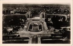 Carte postale ancienne Le palais de Chaillot
                                                                     à Paris 7e
                                