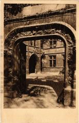 Paris 5e-Musée de Cluny-Porte d'entrée à Paris 5e