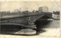 Carte postale ancienne Le pont Mirabeau
                                                                     à Paris 16e
                                