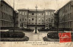 Paris 13e Paris-Hopital de la Pitie-Un groupe de Médecine à Paris 13e