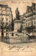 Statue de Raspail - Place Denfert-Rochereau à Paris 14e