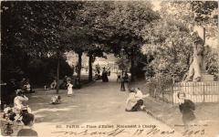 Carte postale ancienne Place Denfert - Monument à Charlet
                                                                     à Paris 14e
                                