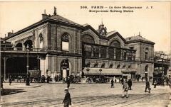 Carte postale ancienne La Gare Montparnasse
                                                                     à Paris 6e
                                