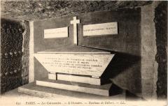 Carte postale ancienne Les Catacombes - L'Ossuaire - Tombeau de Gilbert
                                                                     à Paris 14e
                                