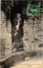 Buttes Chaumont - La Cascade à Paris 19e