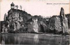 Carte postale ancienne Les Buttes-Chaumont
                                                                     à Paris 19e
                                