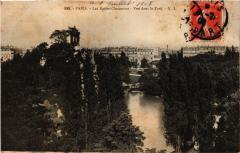Carte postale ancienne Les Buttes-Chaumont - Vue dans le Parc
                                                                     à Paris 19e
                                