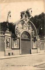 Carte postale ancienne Le Bal Bullier
                                                                     à Paris 5e
                                