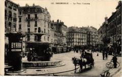 Grenoble - La Place Grenette à Grenoble